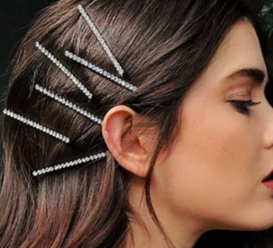Everyone’s Wearing 90s-Style Hair Clips & We Kind Of Love It
